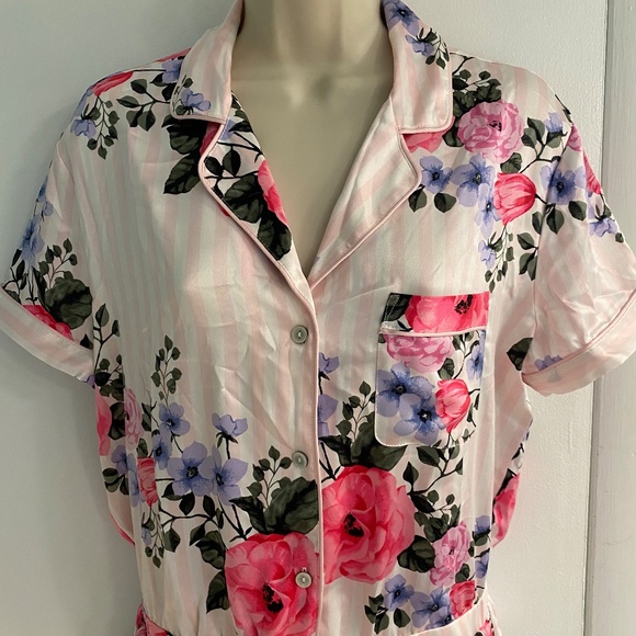 Victoria's Secret Floral Sleep Lounge Silky Romper - Picture 3 of 10